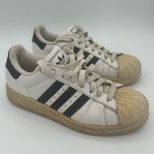 VTG adidas Superstar, “Beaters” Leather Sneaker Famously Known as “Shell-Toe".